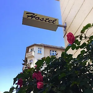 https://corner-hostel.find-berlin-hotels.com