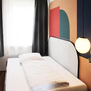 https://the-dot-24-7-checkin.getmunichhotels.com